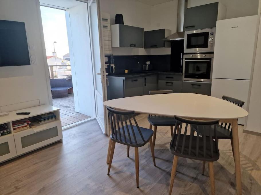 Superbe Appartement Renove A Neuf Centre Bourg Brem-sur-Mer Extérieur photo